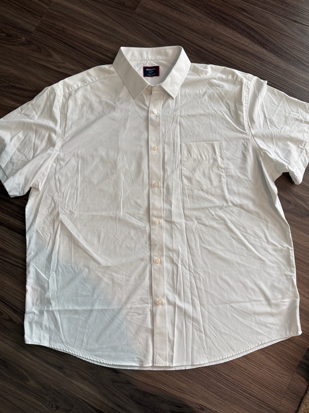 UNTUCKit Men’s XL White Short-Sleeve Button-Down Shirt
